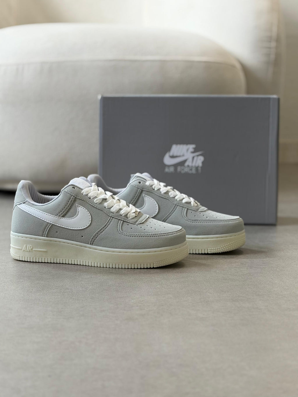 Nike Air Force 1 Low Branco/Cinza Premium